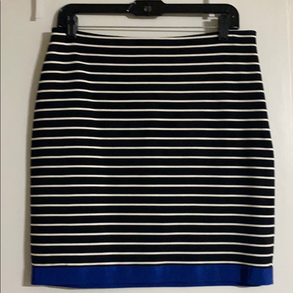 ❗️LAST CHANCE❗️NWT Ann Taylor Mini Skirt